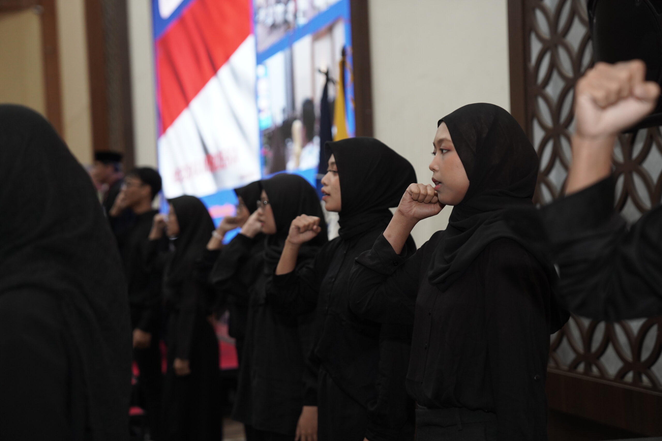 PSD LPPM UNS Hadirkan Tim Paduan Isyarat dalam 14th International Conference on Special Education (ICSAR) 2024