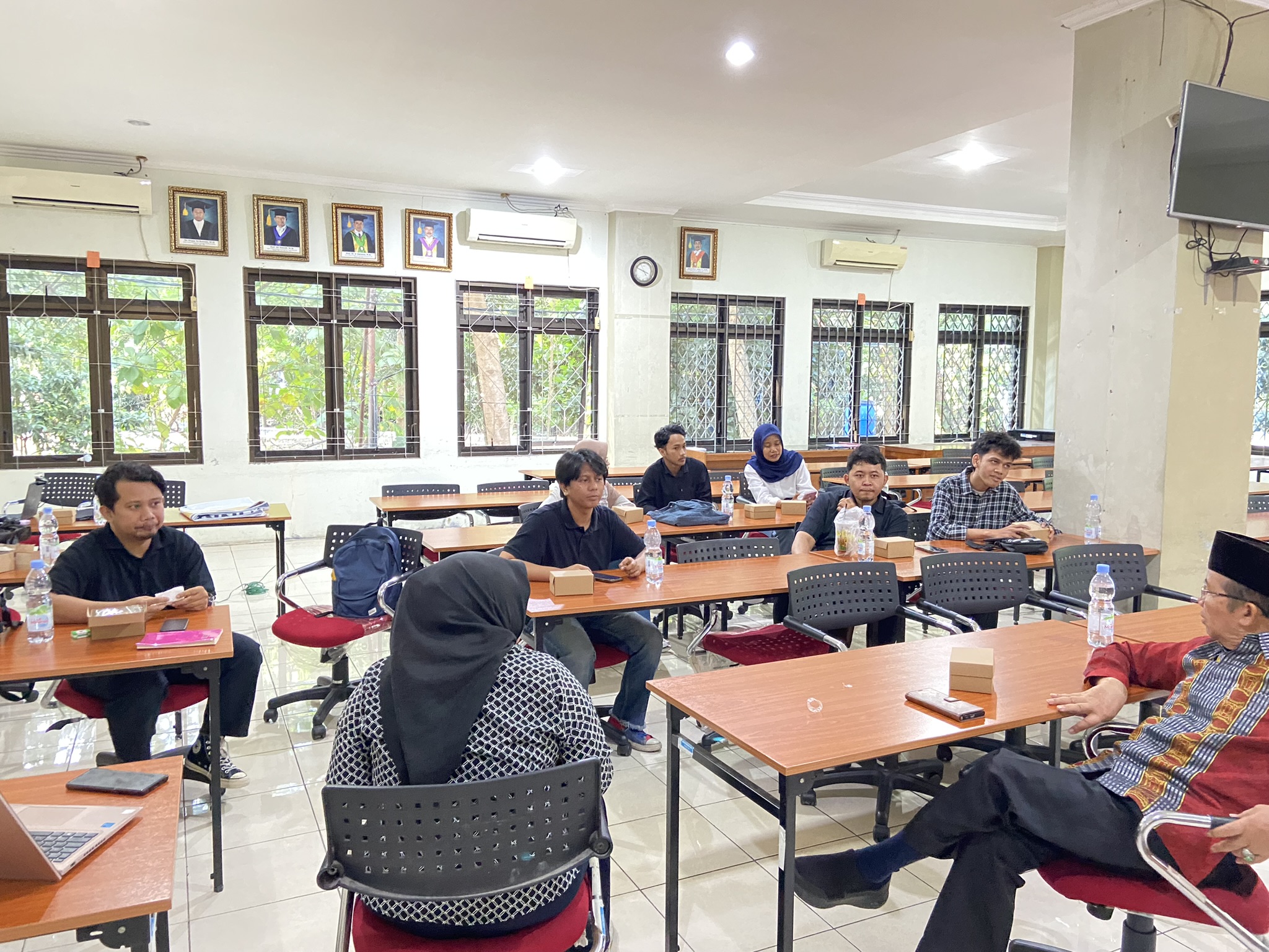 Wujudkan Kampus Inklusif, UNS Gandeng Pusbisindo Siapkan Pelatihan Bahasa Isyarat Sesi 2