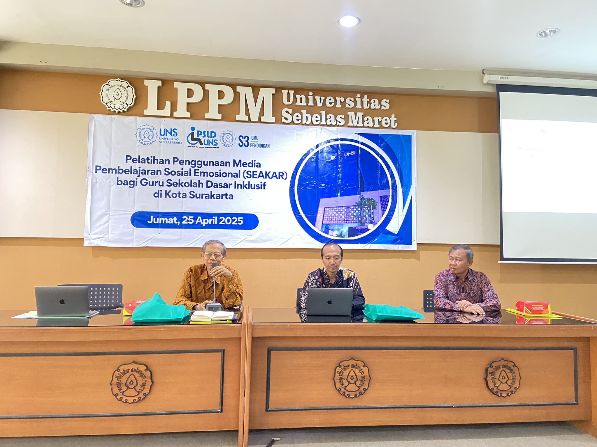 PSD LPPM UNS Selenggarakan Pelatihan Media Pembelajaran SEAKAR untuk Guru SD Inklusif Kota Surakarta