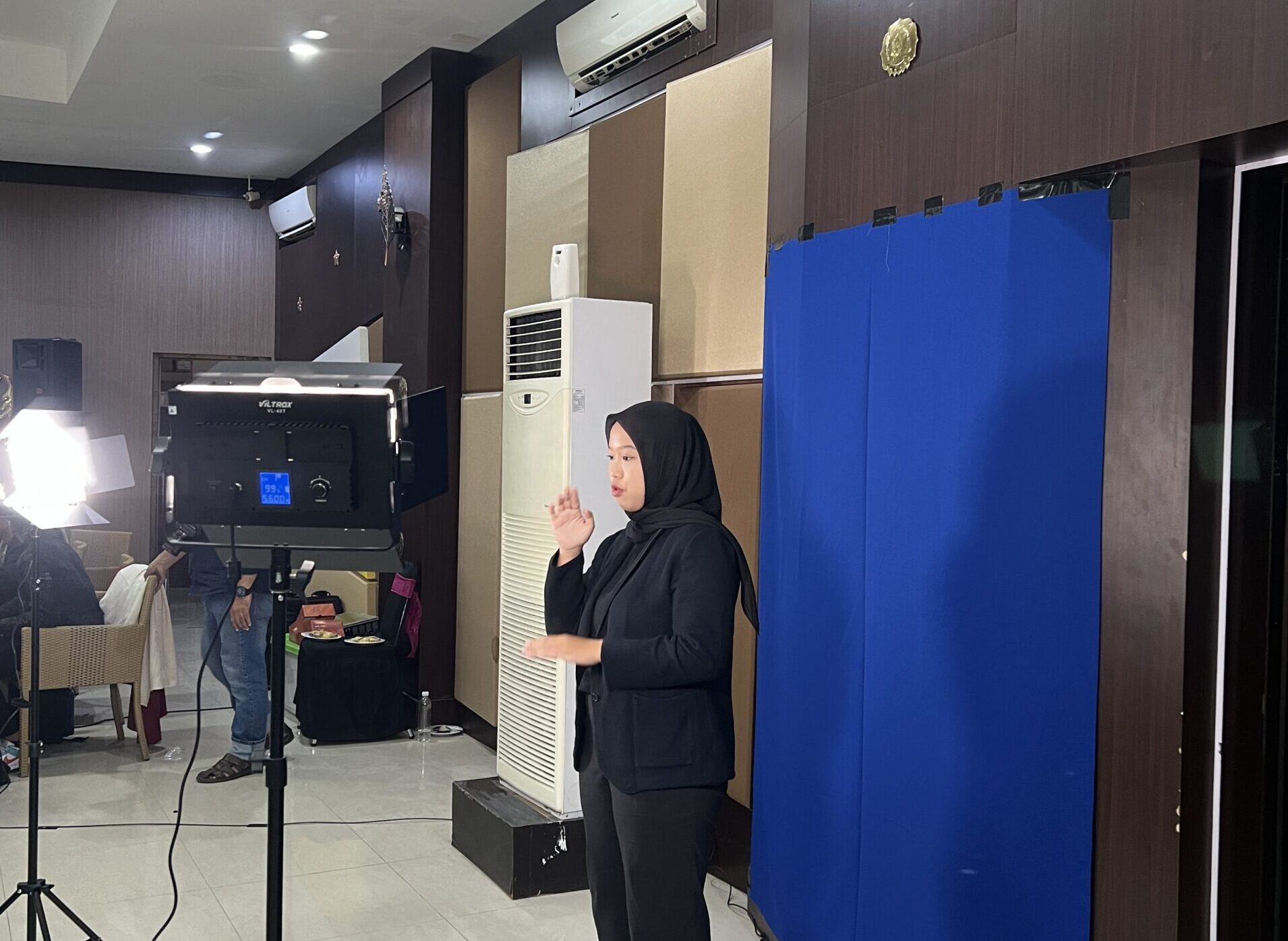 PSD LPPM UNS Hadirkan Layanan Juru Bahasa Isyarat pada Seminar Nasional Dies Natalis UNS Ke 49