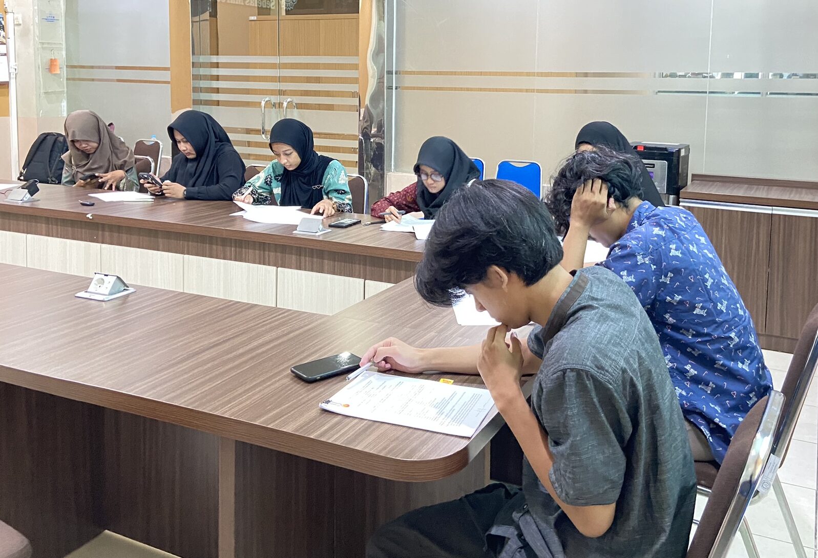 20 Mahasiswa Disabilitas UNS Resmi Teken MoU Beasiswa “Bayan Peduli” Fully Funded 4 Tahun Studi