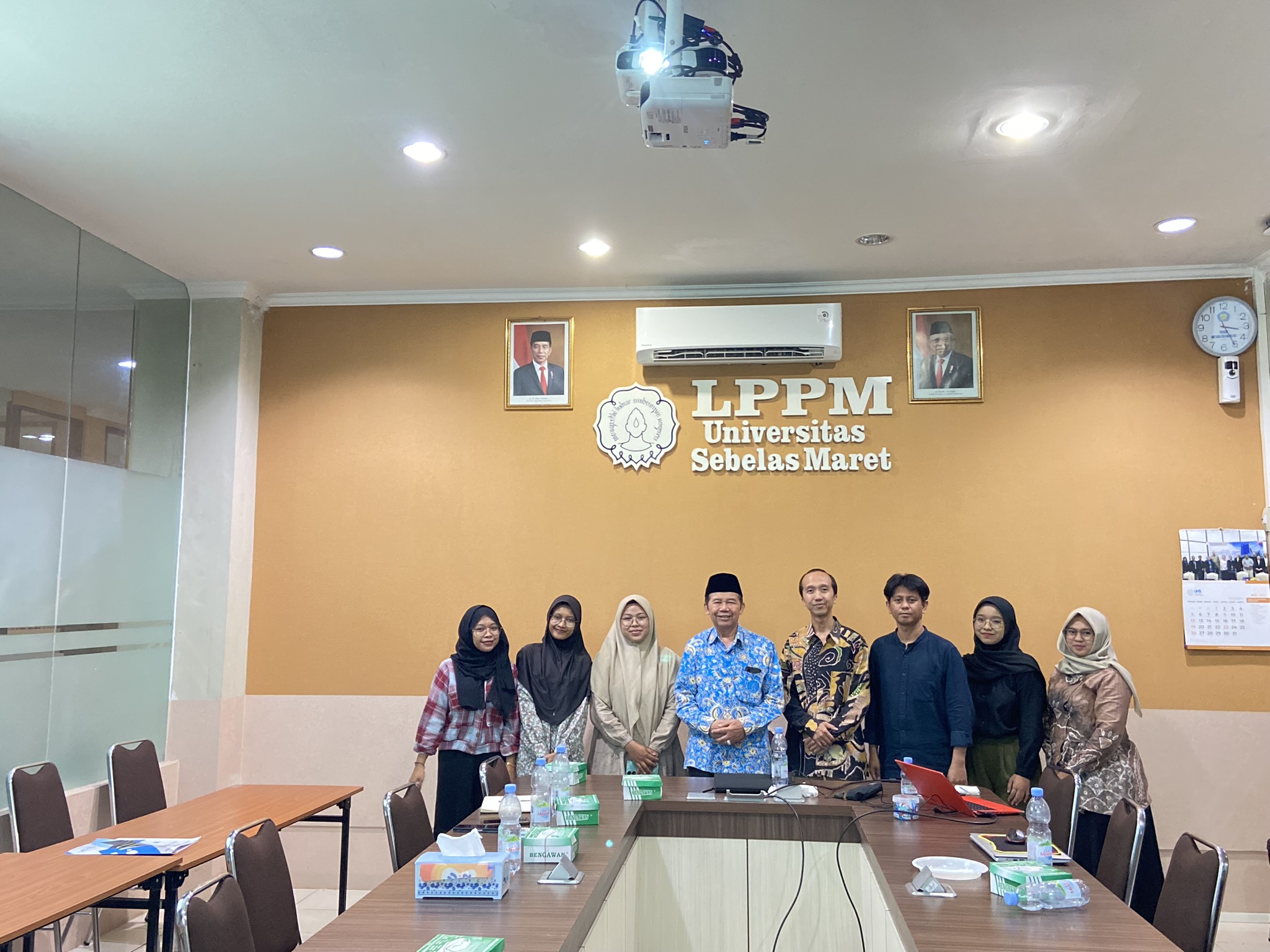 Suara Inklusivitas Menggema di UNS: PSD LPPM UNS, BEM UNS dan Pusbisindo Jawa Tengah Rancang Kelas Bahasa Isyarat bagi Civitas Akademika UNS