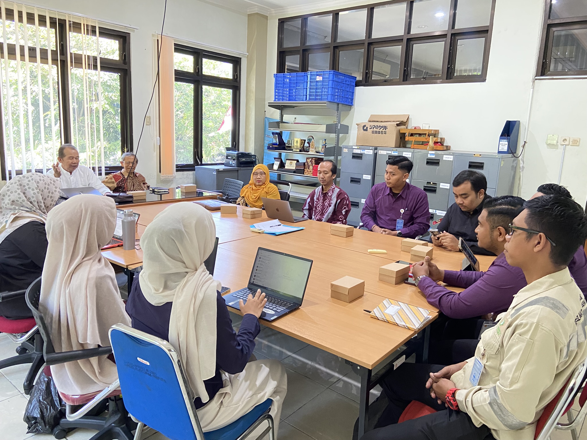 PSD LPPM UNS Terima Kunjungan Rosalia Indah untuk Penguatan Inklusi dalam Layanan Transportasi