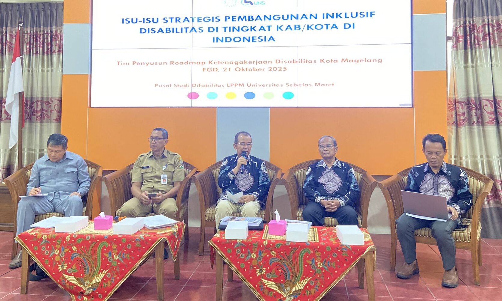 PSD LPPM UNS dan Disnaker Magelang Gelar FGD Roadmap Disabilitas Ketenagakerjaan 2025–2030